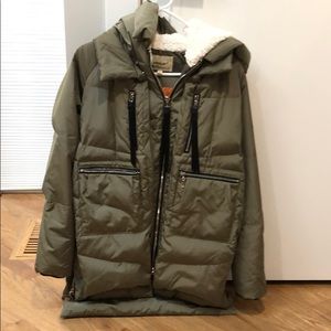 The ‘Amazon Coat’ - olive green in size small